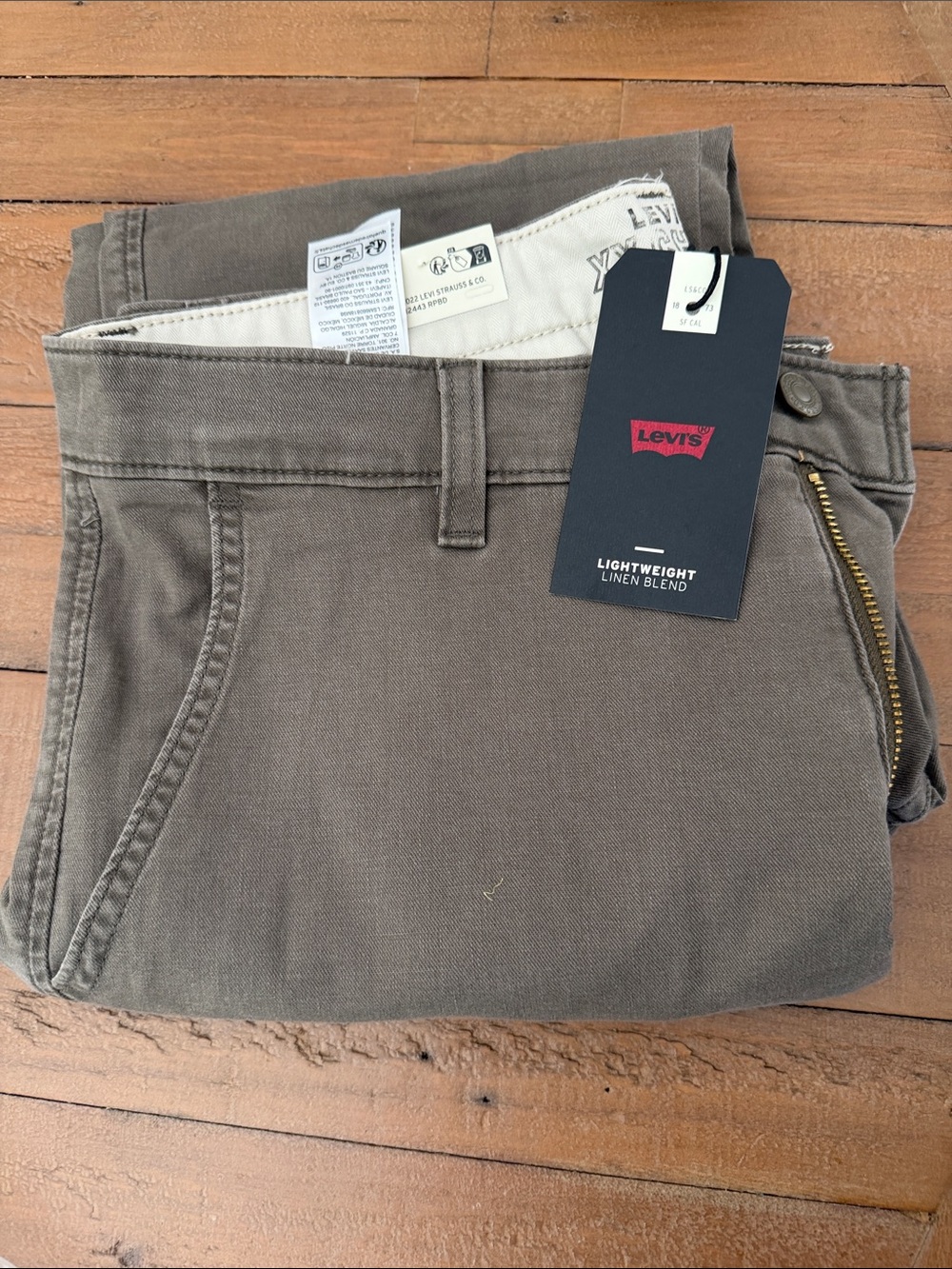 Levi's Men's XX Chino Standard Taper Pants - Picture 4 of 5